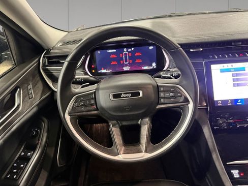 Used 2023 Jeep Grand Cherokee L Limited image 13