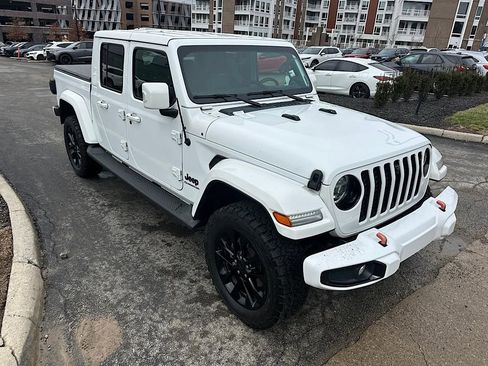 Used 2022 Jeep Gladiator Overland image 14