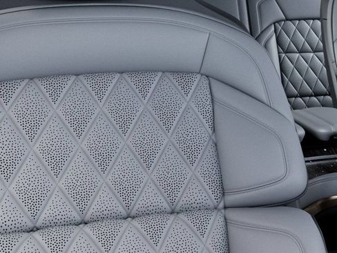 New 2027 Lincoln Navigator L Black Label RWD image 16
