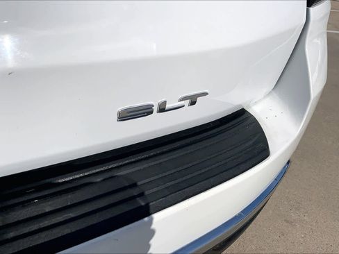 Used 2024 GMC Yukon SLT image 10