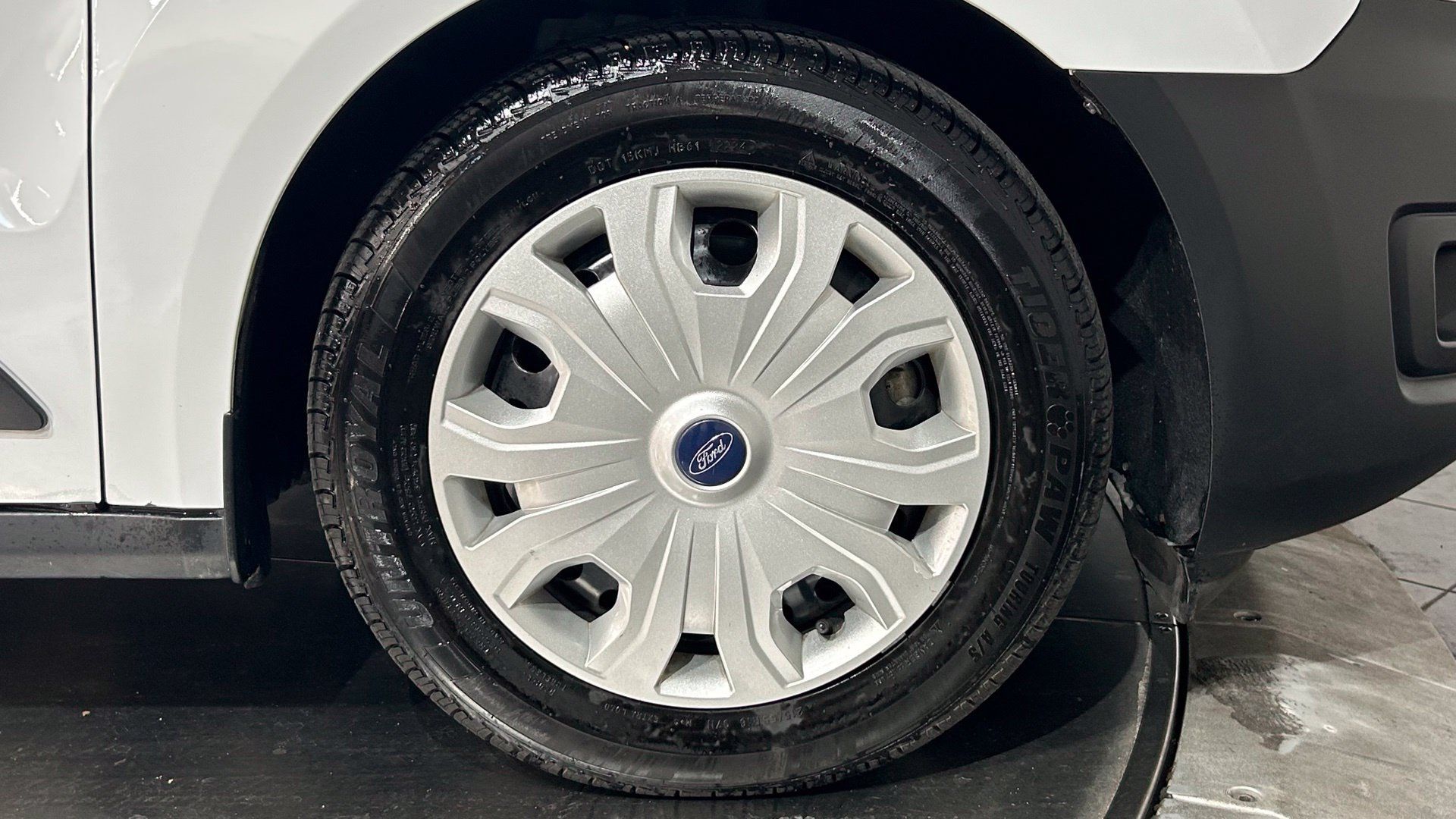 Used 2019 Ford Transit Connect XL FWD image 21