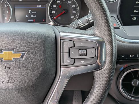 Used 2025 Chevrolet Blazer LT FWD image 18