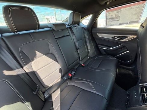 New 2024 Jaguar XF R-Dynamic SE AWD/4WD image 17