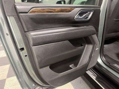 Used 2023 Chevrolet Suburban Premier AWD/4WD image 11