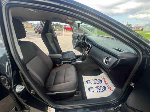 Used 2017 Toyota Corolla LE FWD image 24