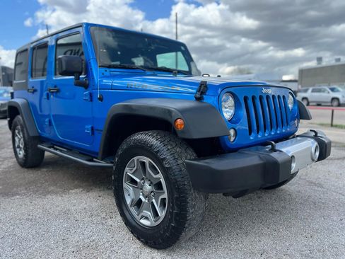 Used 2016 Jeep Wrangler Unlimited Rubicon w/ Connectivity Group image 11