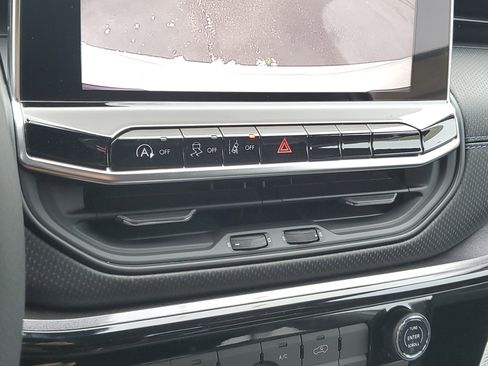 New 2026 Jeep Compass Latitude image 17