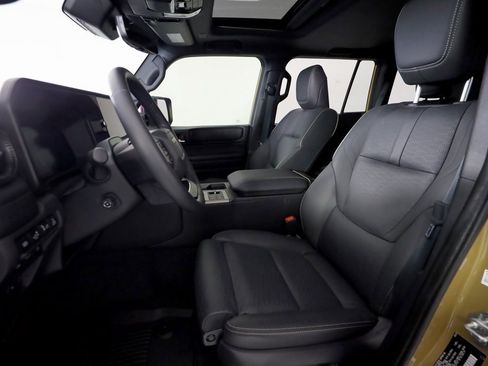 Used 2024 Toyota Land Cruiser image 17