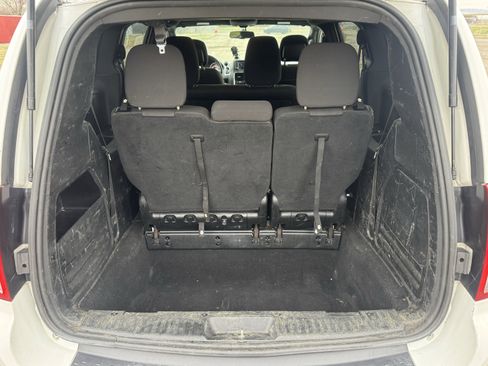 Used 2018 Dodge Grand Caravan SE image 9