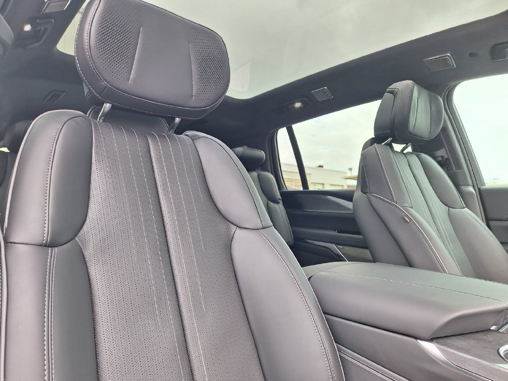 New 2026 Cadillac Escalade IQ Sport 2 w/ LPO, ONYX Package AWD/4WD image 30