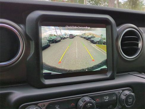 Used 2023 Jeep Wrangler Unlimited Rubicon 4xe image 19