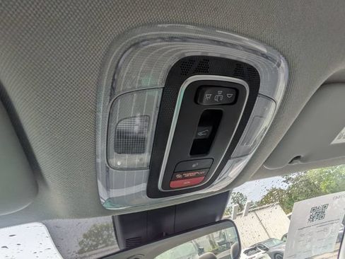 Used 2024 Hyundai Elantra Limited FWD image 32