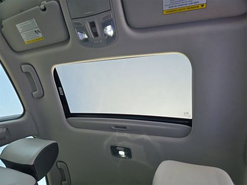 Used 2020 Hyundai Ioniq Limited image 35