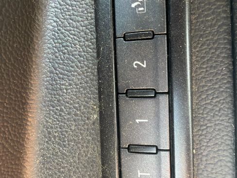 Used 2017 GMC Yukon SLT AWD/4WD image 17