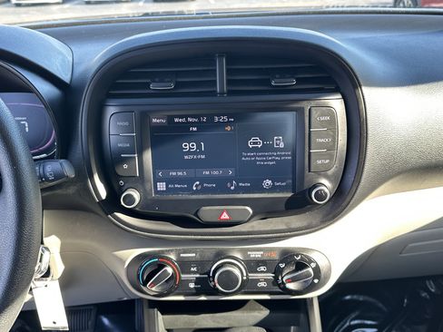 Used 2023 Kia Soul LX w/ LX Technology Package image 24