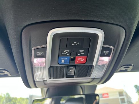 Used 2019 RAM 1500 Laramie AWD/4WD image 14