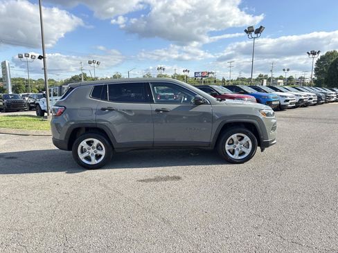 Certified 2023 Jeep Compass Sport AWD/4WD image 4