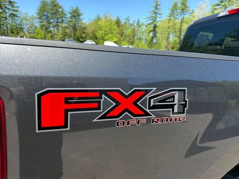 Used 2017 Ford F250 XL w/ STX Appearance Package AWD/4WD image 9