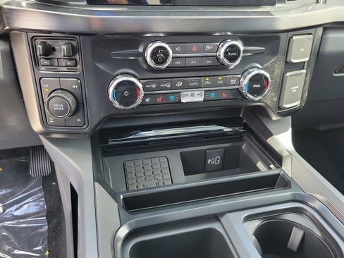 New 2026 Ford F250 Lariat w/ Black Appearance Package AWD/4WD image 19