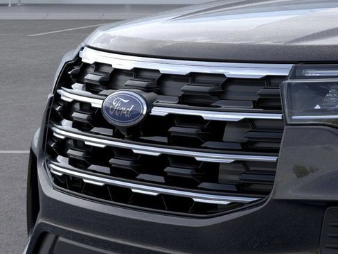 New 2026 Ford Explorer Active RWD image 9