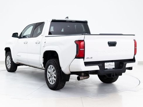 Used 2024 Toyota Tacoma SR5 AWD/4WD image 7