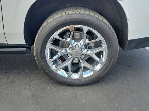 Used 2021 Chevrolet Suburban High Country image 5