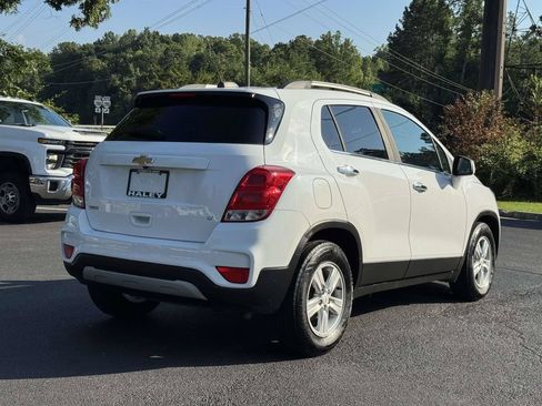 Used 2020 Chevrolet Trax LT w/ LT Convenience Package FWD image 21