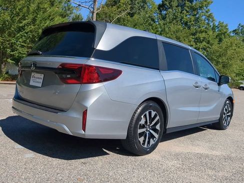 Used 2025 Honda Odyssey EX-L image 4