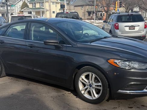 Used 2018 Ford Fusion SE image 8