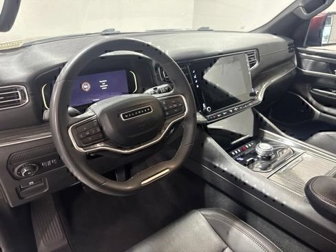 Used 2022 Jeep Wagoneer Series III AWD/4WD image 13