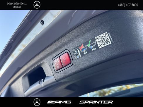 Used 2025 Mercedes-Benz GLE 350 4MATIC image 7