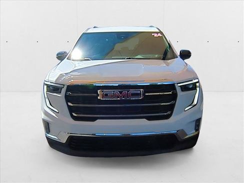 Used 2024 GMC Acadia Elevation image 2