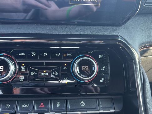 Used 2024 GMC Sierra 1500 AT4 w/ AT4 Premium Package image 31