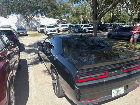 Used 2019 Dodge Challenger R/T RWD image 7