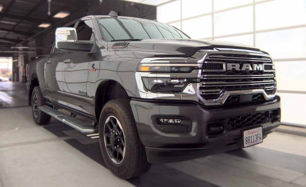 Used 2025 RAM 2500 Laramie AWD/4WD image 2