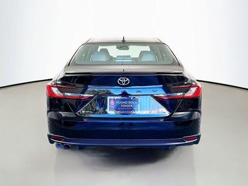 Used 2025 Toyota Camry SE image 6