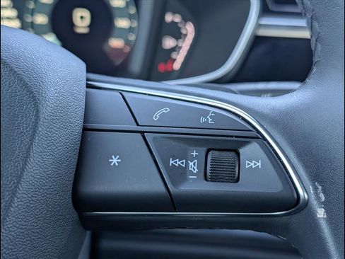 Used 2025 Audi Q3 2.0T Premium image 19