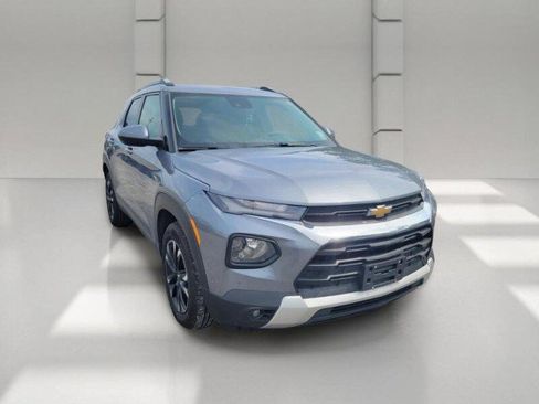 Used 2022 Chevrolet TrailBlazer LT FWD image 3