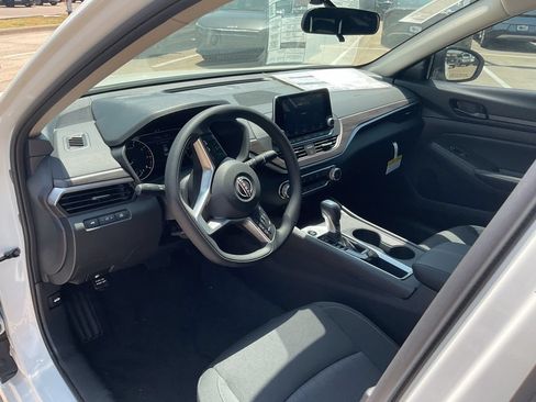 New 2026 Nissan Altima 2.5 SV FWD image 12