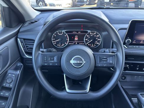 Used 2024 Nissan Rogue S image 14