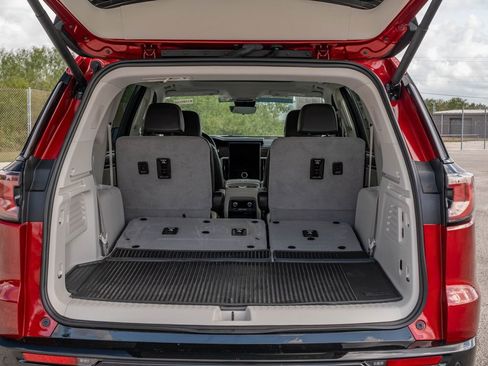 Used 2024 GMC Acadia Denali w/ Super Cruise Package image 28