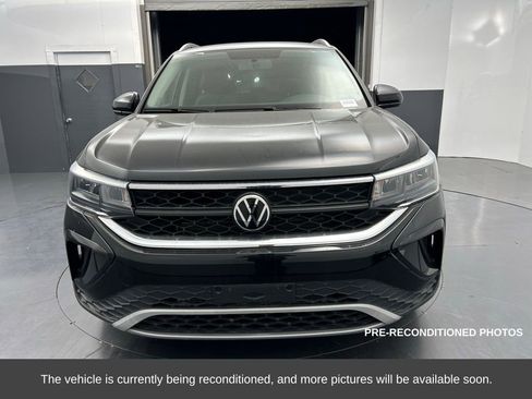 Used 2022 Volkswagen Taos SE image 9