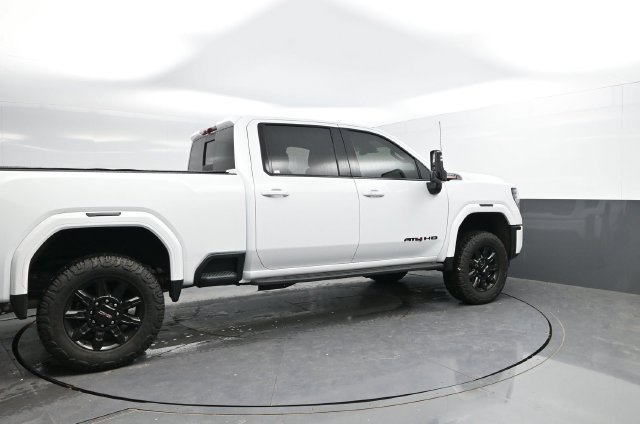 Used 2026 GMC Sierra 2500 AT4 w/ AT4 Preferred Package AWD/4WD image 2
