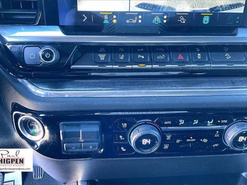 Used 2024 Chevrolet Silverado 2500 LTZ w/ LTZ Convenience Package image 31