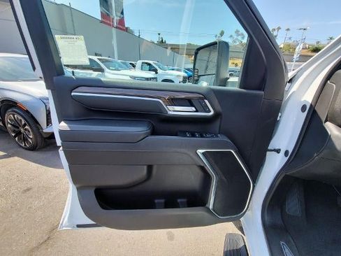Used 2025 Chevrolet Silverado 2500 LT w/ Convenience Package AWD/4WD image 23