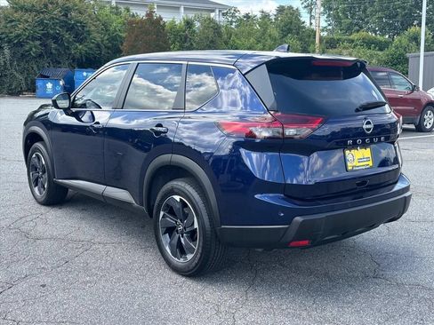 Used 2025 Nissan Rogue SV FWD image 24