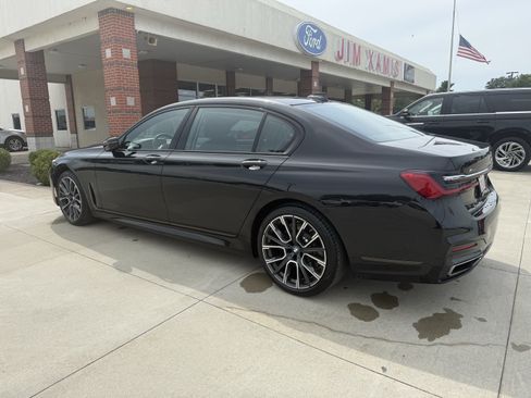 Used 2020 BMW 750i xDrive w/ Executive Package AWD/4WD image 5