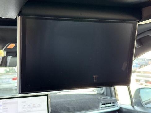Used 2025 Toyota Sienna Platinum FWD image 14