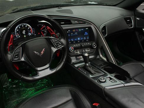 Used 2019 Chevrolet Corvette Stingray Convertible w/ Carbon Flash Badge Package RWD image 18