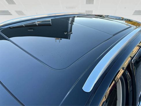 Used 2018 Lincoln MKX Reserve w/ Driver Assistance Package image 12